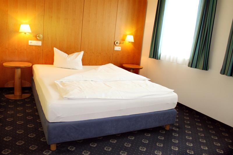Hotel Servus Europa Suben Extérieur photo